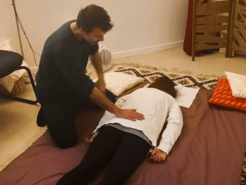 Thérapeute en cours de séance